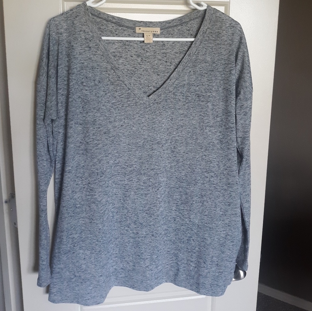 Grey longsleeve flowy top